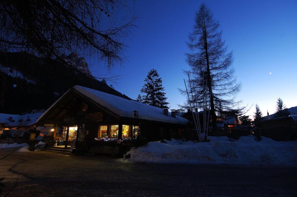 Camping Catinaccio Rosengarten Pozza di Fassa Buitenkant foto